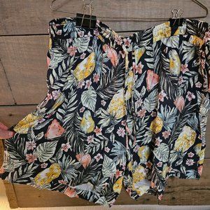 XL jjill flowy shorts